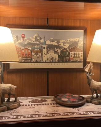 Lampade in legno intagliate a mano con cervi