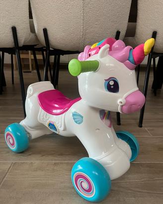 Unicorno a dondolo e cavalcabile