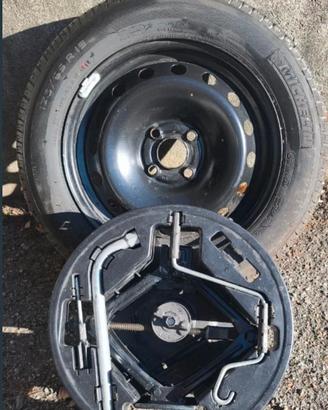 Ruota scorta 175/65 R15 e kit attrezzi