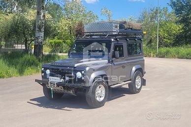 LAND ROVER Defender 90 2.4 TD4 Station Wagon S