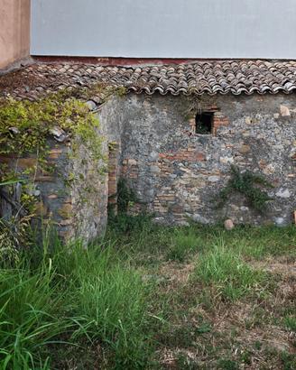 Cantina con annesso orticello