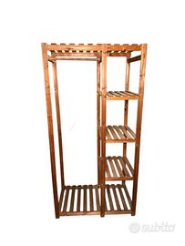 Scaffalatura in legno o scarpiera