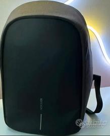 Zaino antifurto Xd design originale con presa usb 