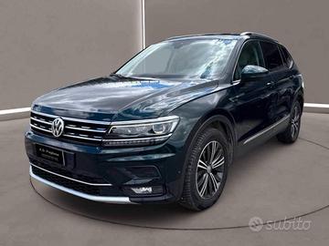 Volkswagen Tiguan aspal