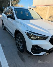 bmw x1  allestimento M black