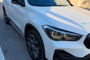 bmw x1  allestimento M black