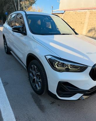 bmw x1  allestimento M black