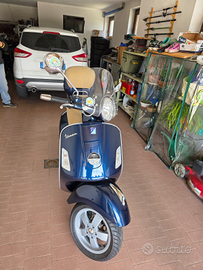 Vespa gts 250