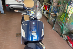 Vespa gts 250