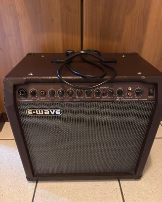 Amplificatore chitarra acustica e voce E-Wave AE30