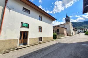 Casa in linea con due appartamenti e giardino! ...