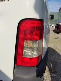 Fanale posteriore destro PEUGEOT RANCH del 2007
