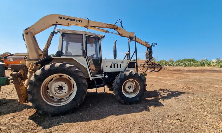 Lamborghini 874-90 con Gru Mazzotti OMOLOGATA