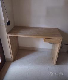 Scrivania ikea