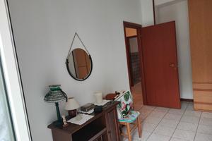 Ampia singola porta romana metropolitana