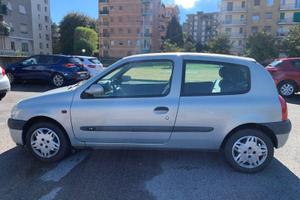 RENAULT CLIO 1.2 2001