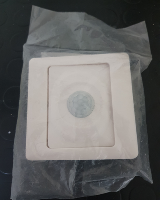 Interruttore ottico di presenza pir