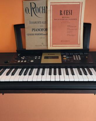 Tastiera Musicale Yamaha YPT-220 (61 Tasti) + Acc.