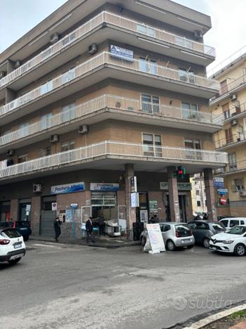 Fratte centralissimo adiacente piazza posto auto