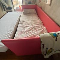 Letto singolo con materasso più un’ulteriore letto