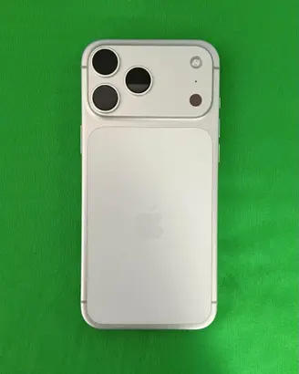 iPhone 17Pro Max Silver 256GB praticamente nuovo