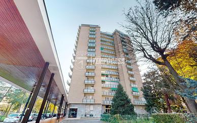 3 LOCALI! INTERAMENTE RISTRUTTURATO! ZONA RESIDENZ