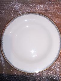 SERVIZIO IN CERAMICA DA 12  COPERTI 