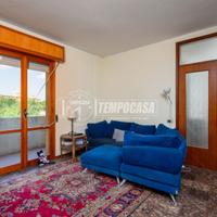 AMPIO TRILOCALE CON ASCENSORE E DUE BALCONI