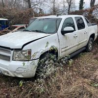 Chevrolet Avalanche bianca