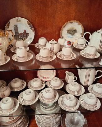 servizio da tavola e da caffè e bicchieri in crist