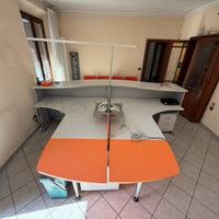 scrivania ufficio reception