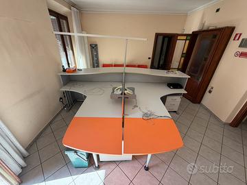 scrivania ufficio reception