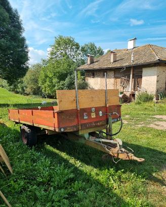 rimorchio agricolo ribaltabile