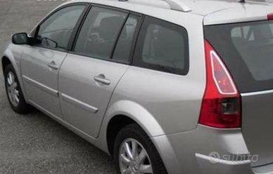 Renault Megane specchi parafango portiera