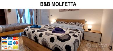 A due passi da stazione FS e Corso Umberto I