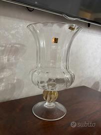 Vaso a forma di coppa in cristallo