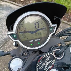 Moto guzzi v7 stone "all black"