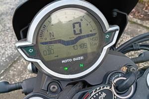 Moto guzzi v7 stone "all black"