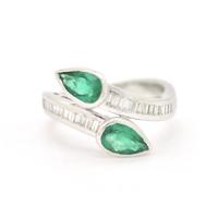 Anello oro bianco con smeraldi Colombia e diamanti