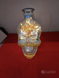 teschio in cristallo con luci 