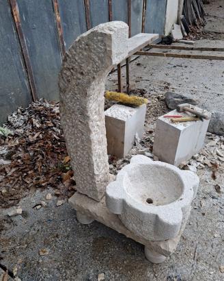 Fontana in pietra