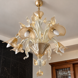 Lampadario in vetro lavorato trasparente e oro – s