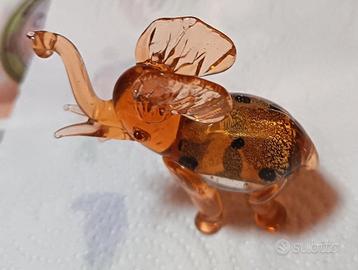 Elefantino in vetro soffiato per collezionisti 