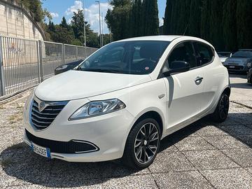 Lancia Ypsilon 1.2 69 CV 5 porte S&S Gold