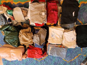Stock vestiti per bimbo/bimba