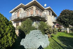 VILLA SINGOLA A REZZATO