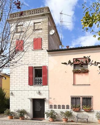 4 LOCALI A MOLINELLA