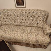 set di divani antichi.