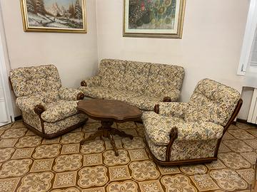 Divano + 2 poltone + tavolino