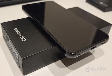 Samsung Galaxy S23 256GB - Pari al Nuovo